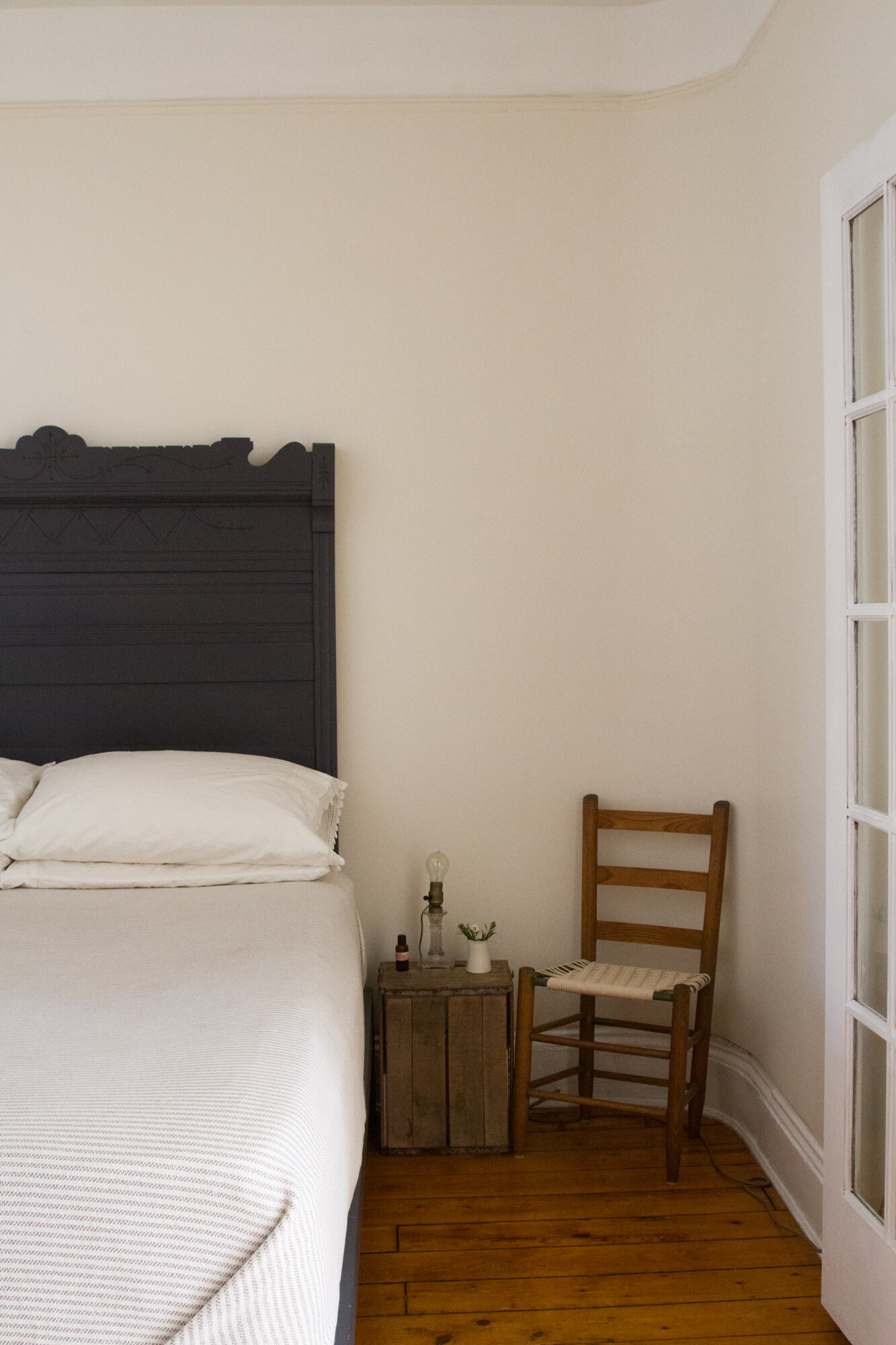 life in a less tiny apartment | reading my tea leaves